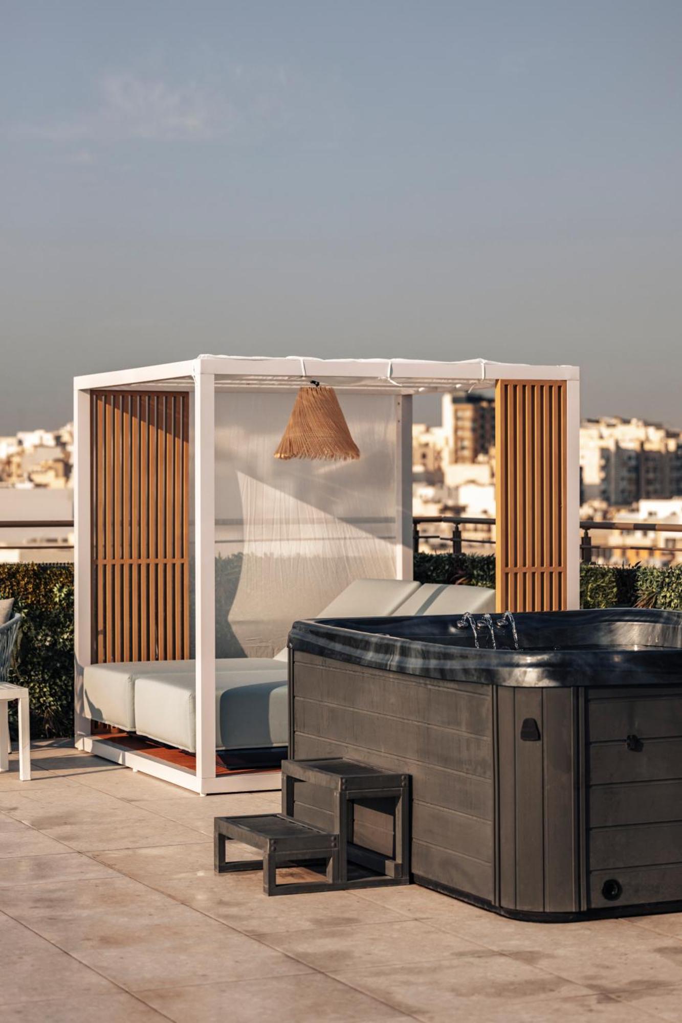 Hotel Grands Residences And 4*